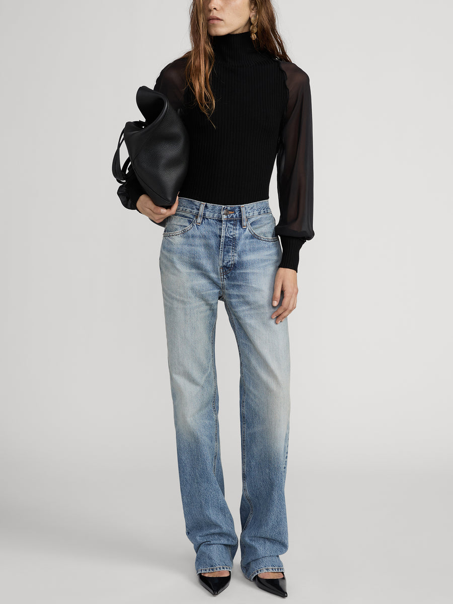 sweater full front view alt:hover