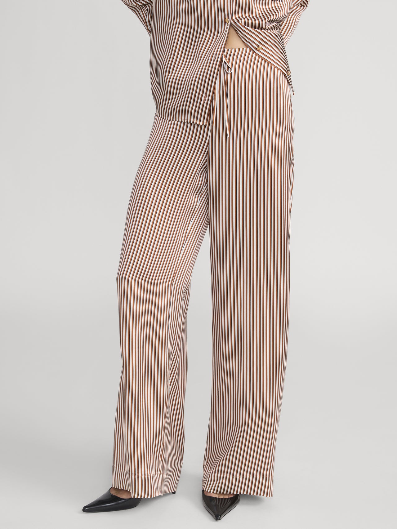 Ritz Side Pj Pant On Model 