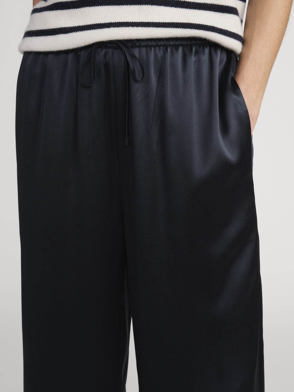 pants front detail image