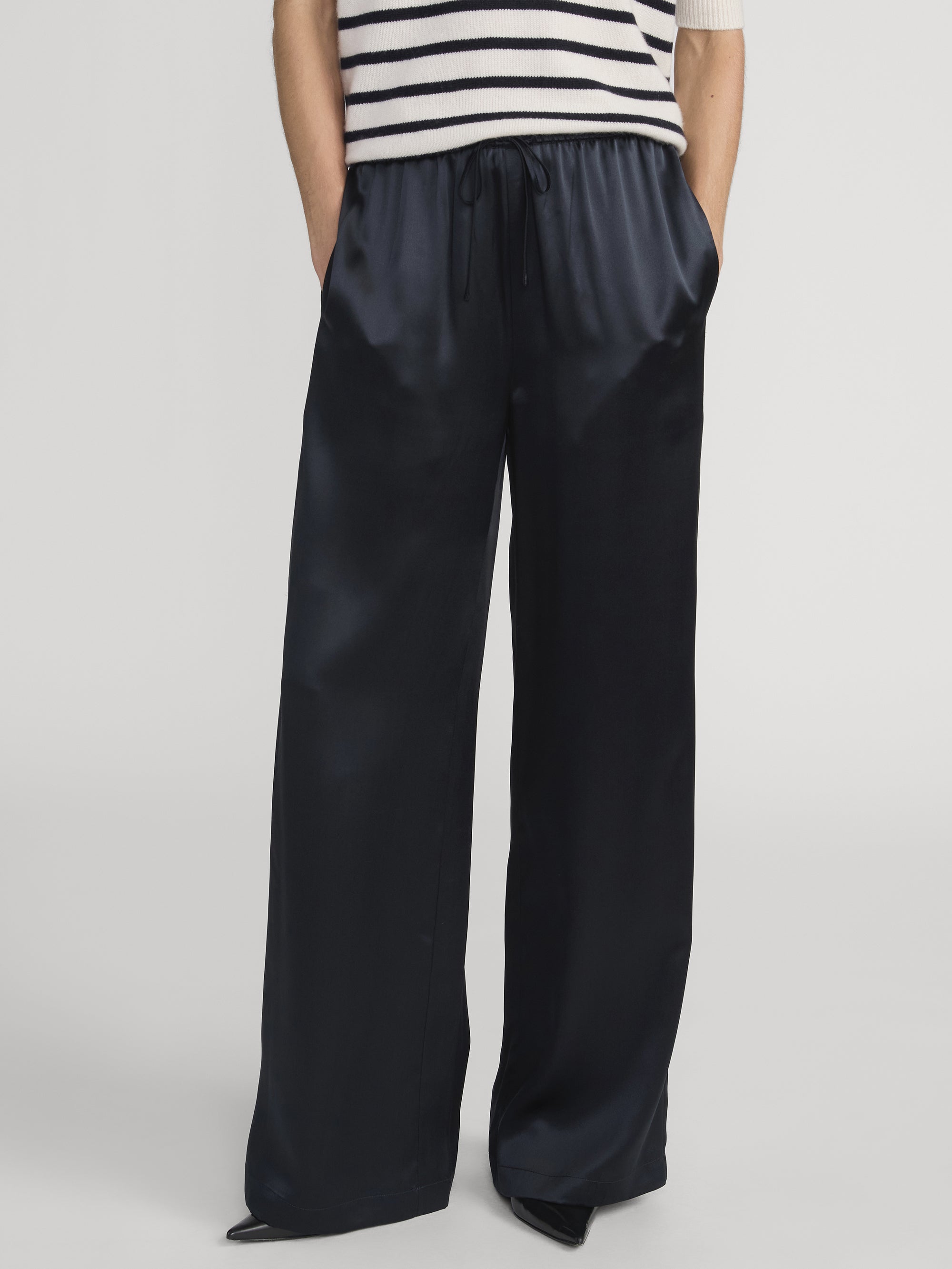 THE SILK LOUNGE PANT NAVY