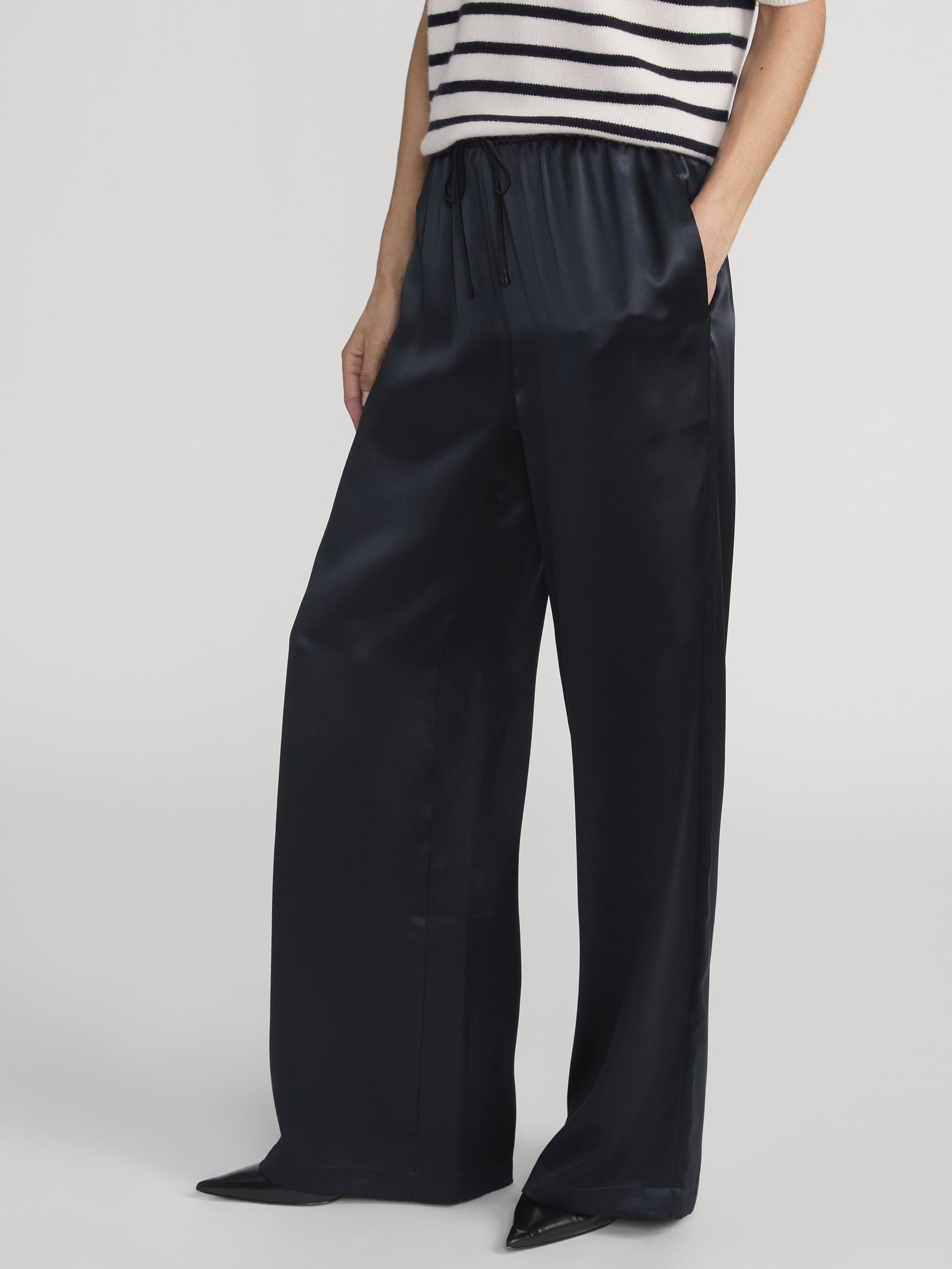 THE SILK LOUNGE PANT NAVY
