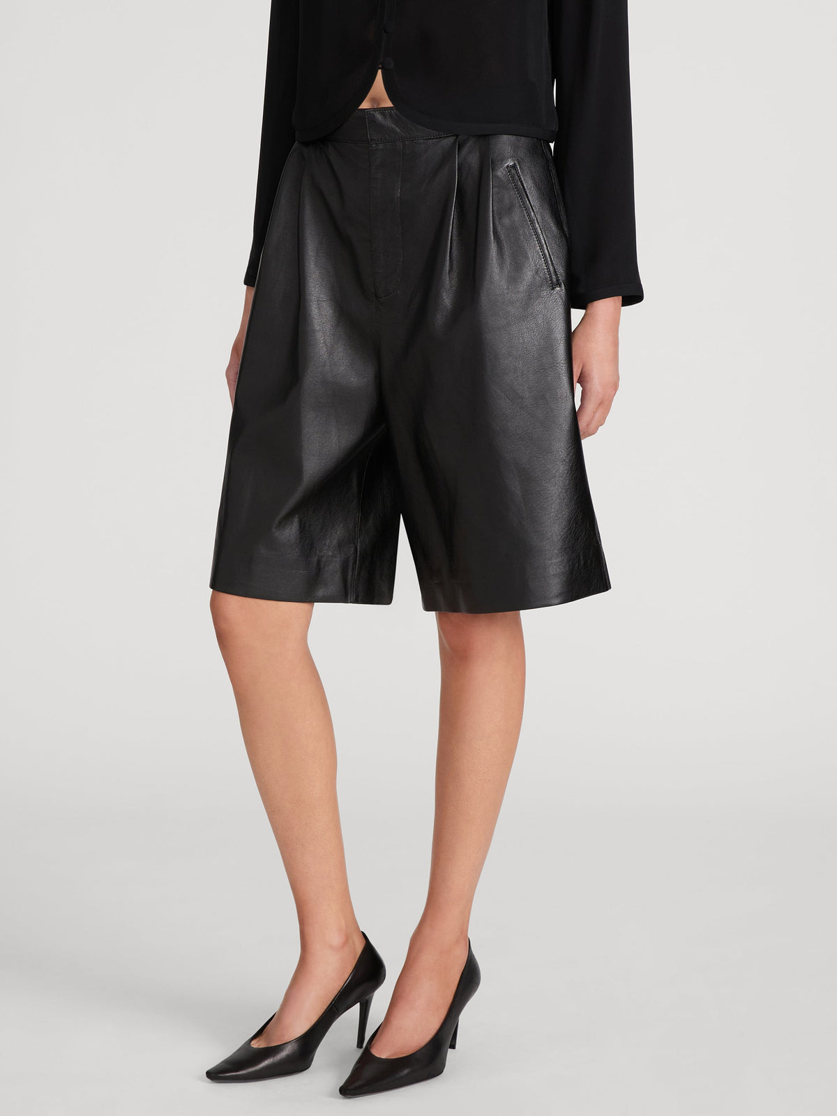 leather-side-image