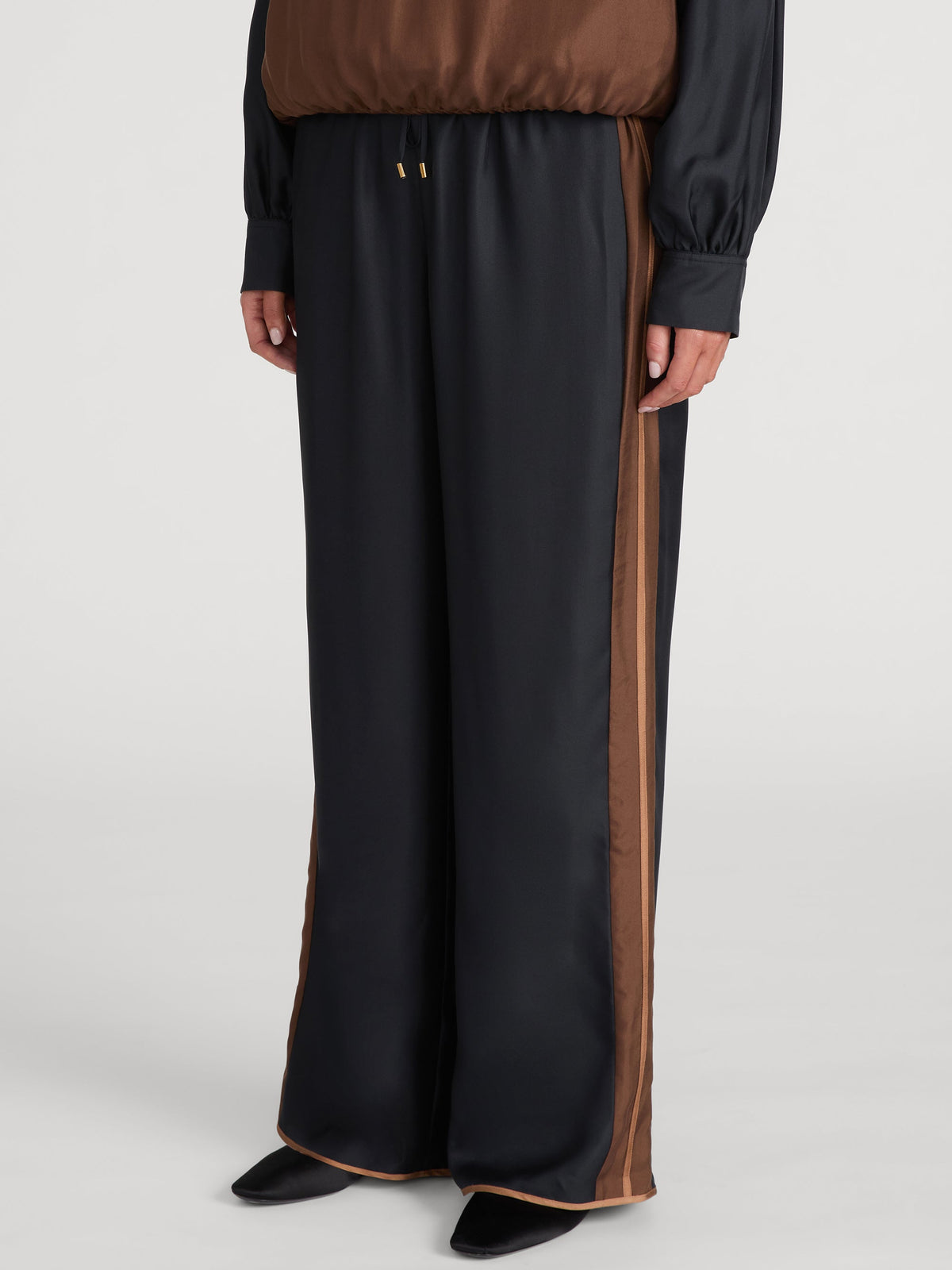 woven bottoms-side-image