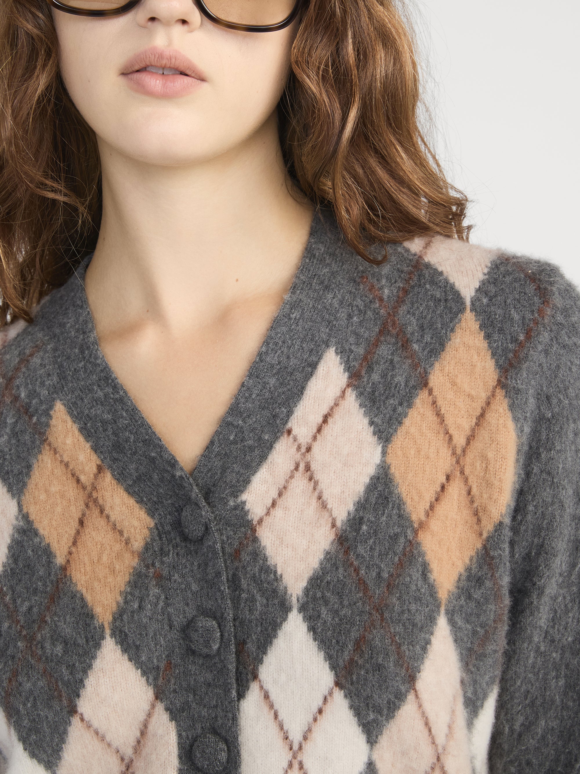 THE BRUSHED ARGYLE CARDI GREY MULTI