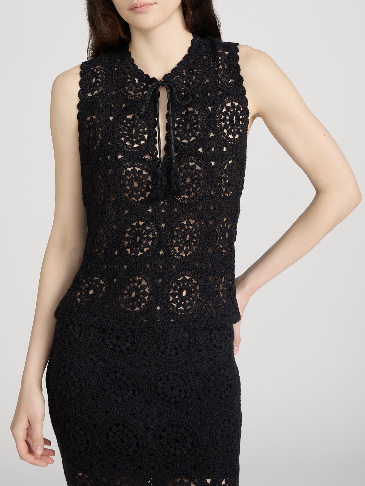 Top on model Crop 