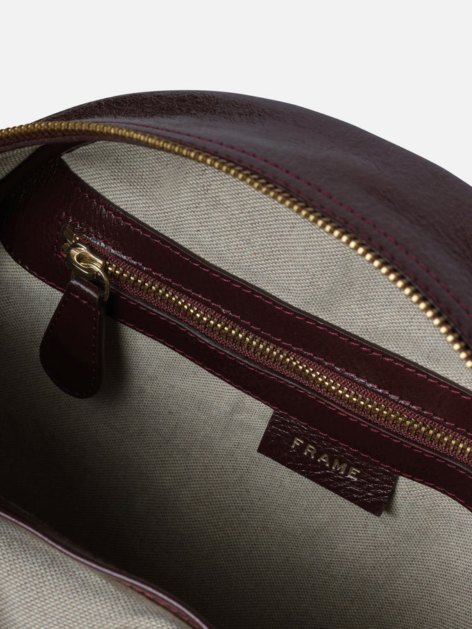 handbag detail packshot image  alt:size